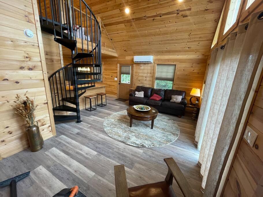 Cozy 1 Bedroom Cabin In The Heart Of Jonesborough Εξωτερικό φωτογραφία