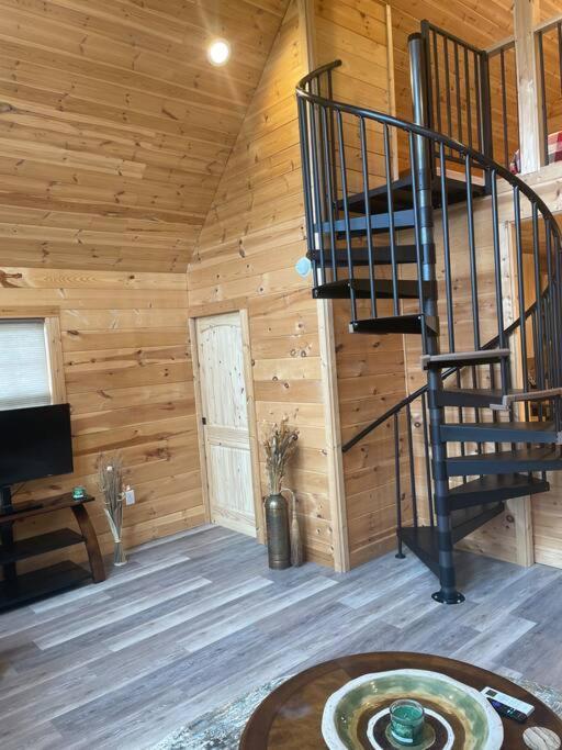 Cozy 1 Bedroom Cabin In The Heart Of Jonesborough Εξωτερικό φωτογραφία